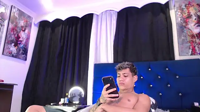 Sexys Boys Hot1 online show from May 28, 1:35 am