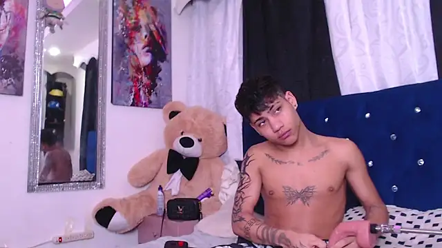 Snapshot of Sexys_Boys_Hot1 chatting on September 28, 5:14 am Sexys Boys Hot1 online show from September 28, 5:14 am