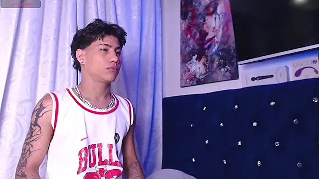 Snapshot of Sexys_Boys_Hot1 chatting on December 2, 1:50 am Sexys Boys Hot1 online show from December 2, 1:50 am