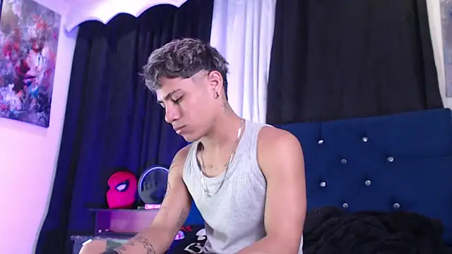 Sexys Boys Hot1 online show from June 5, 1:54 am