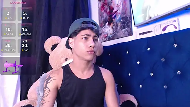 Snapshot of Sexys_Boys_Hot1 chatting on October 31, 2:19 am Sexys Boys Hot1 online show from October 31, 2:19 am