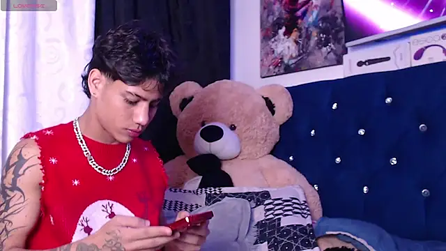 Snapshot of Sexys_Boys_Hot1 chatting on November 20, 3:29 am Sexys Boys Hot1 online show from November 20, 3:29 am