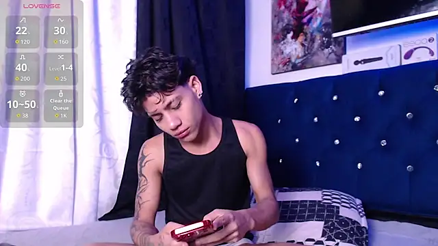 Snapshot of Sexys_Boys_Hot1 chatting on November 22, 3:27 am Sexys Boys Hot1 online show from November 22, 3:27 am