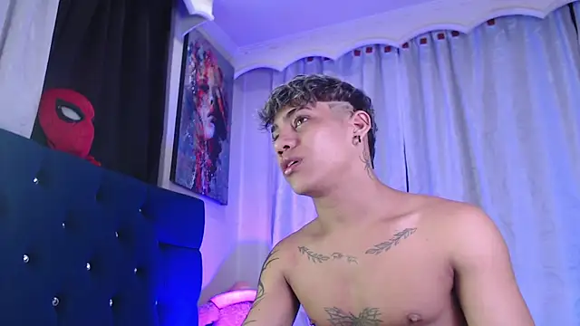 Sexys Boys Hot1 online show from May 16, 1:26 am
