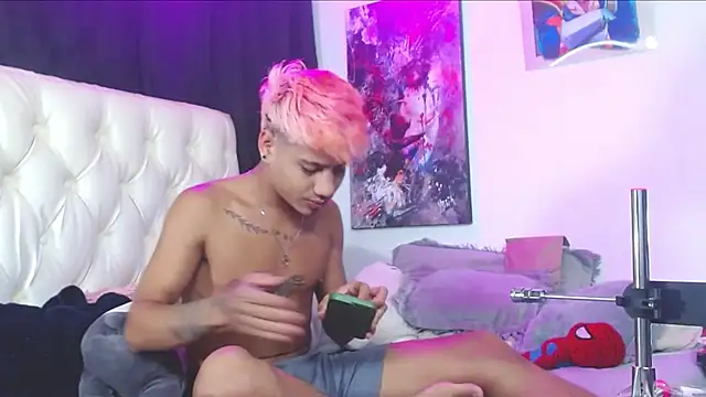 Snapshot of Sexys_Boys_Hot1 chatting on February 8, 1:32 am Sexys Boys Hot1 online show from February 8, 1:32 am