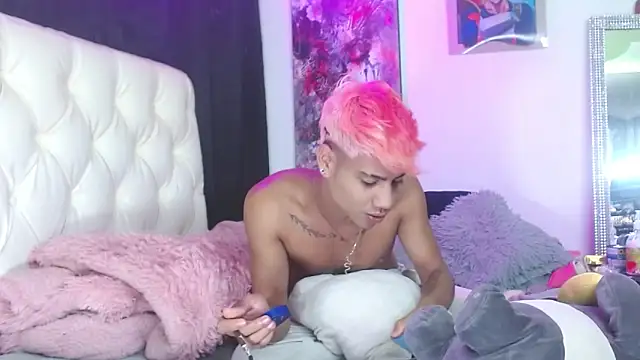 Snapshot of Sexys_Boys_Hot1 chatting on January 31, 1:33 am Sexys Boys Hot1 online show from January 31, 1:33 am