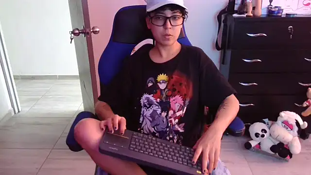 thomascooper7 online show from December 17, 7:19 pm