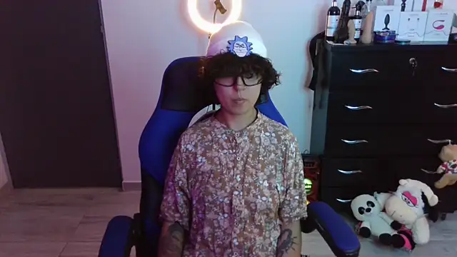 thomascooper7 online show from November 8, 6:22 pm