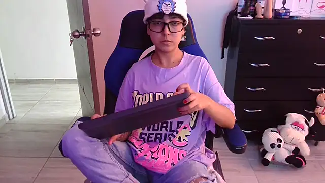 thomascooper7 online show from December 20, 6:55 pm