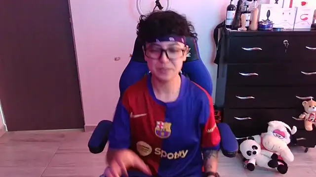 thomascooper7 online show from November 9, 7:07 pm