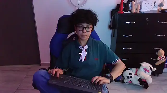 thomascooper7 online show from February 26, 7:36 pm