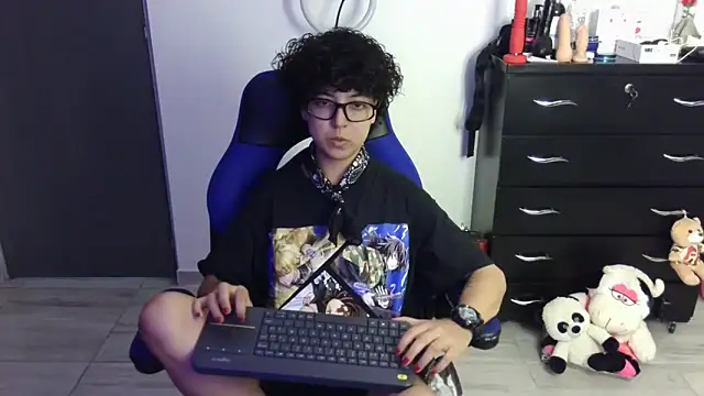 thomascooper7 online show from March 29, 7:59 pm