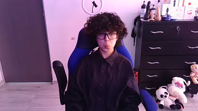 thomascooper7 online show from November 1, 5:29 pm