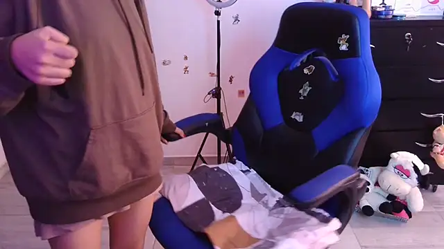 thomascooper7 online show from November 28, 6:41 pm