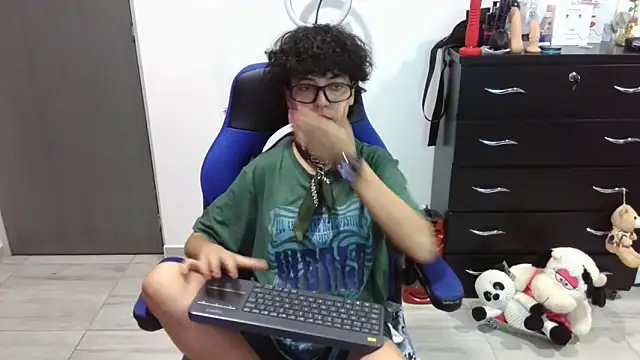 thomascooper7 online show from March 10, 12:47 am