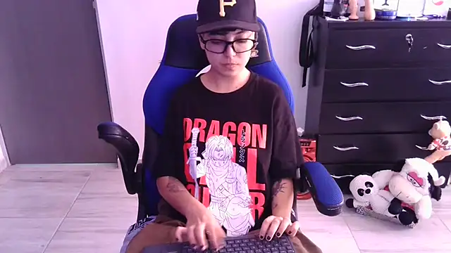 thomascooper7 online show from November 22, 4:06 pm