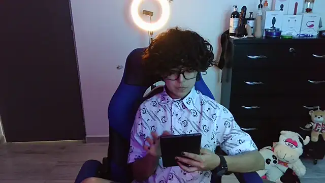 thomascooper7 online show from October 25, 8:09 pm