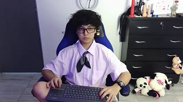 thomascooper7 online show from March 30, 7:48 pm