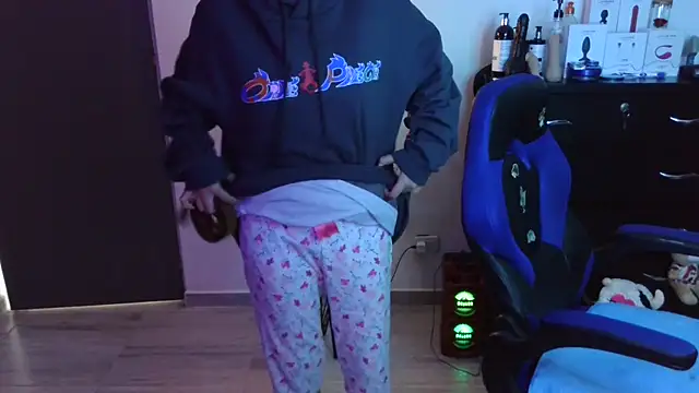 thomascooper7 online show from October 27, 7:15 pm