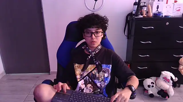 thomascooper7 online show from February 5, 5:53 pm