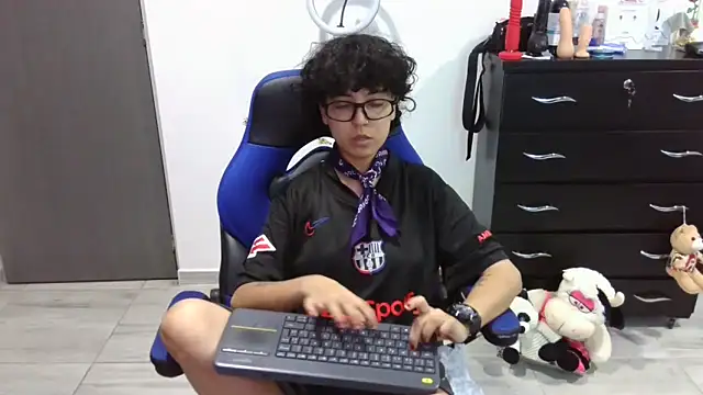 thomascooper7 online show from March 9, 12:47 am