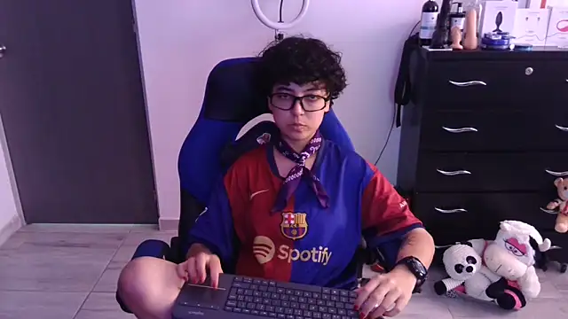 thomascooper7 online show from February 16, 6:39 pm