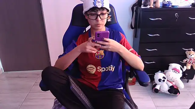 thomascooper7 online show from December 16, 5:06 pm