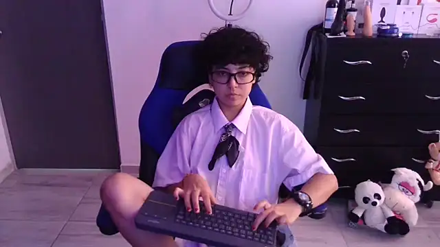 thomascooper7 online show from February 23, 7:14 pm