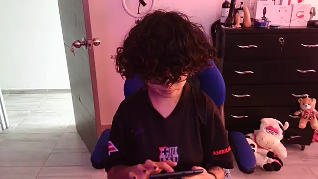 thomascooper7 online show from November 5, 7:06 pm