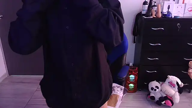 thomascooper7 online show from February 14, 6:52 pm