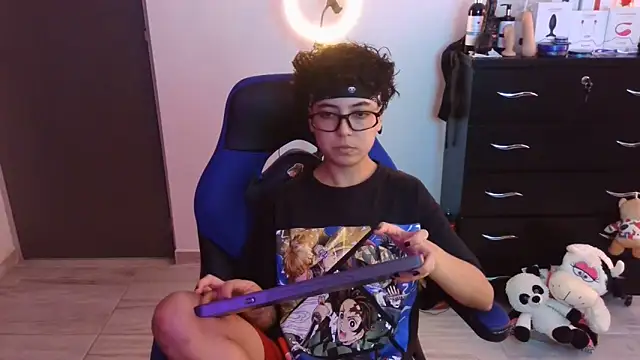 thomascooper7 online show from November 14, 7:39 pm