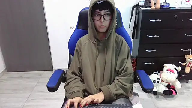 thomascooper7 online show from November 27, 7:36 pm