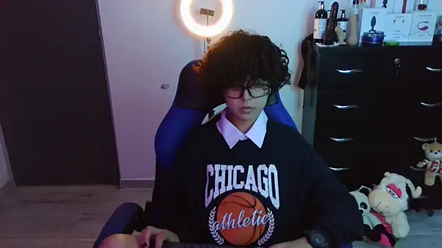 thomascooper7 online show from October 24, 8:08 pm