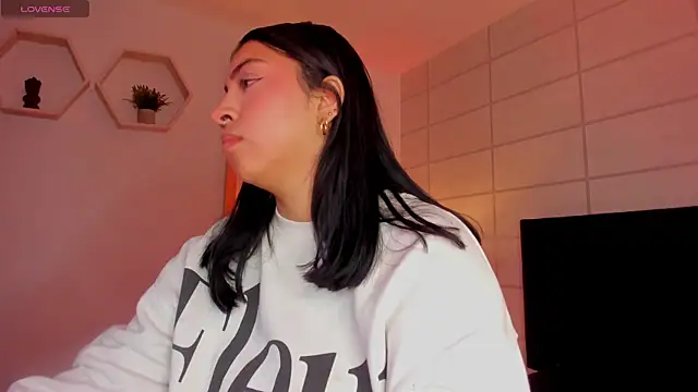 Christine Laam online show from December 18, 12:09 pm