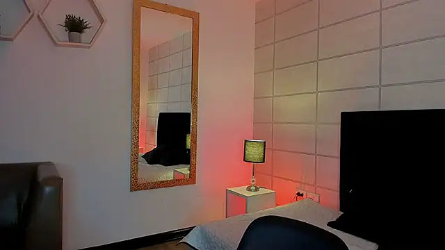 Christine Laam online show from December 3, 12:59 pm