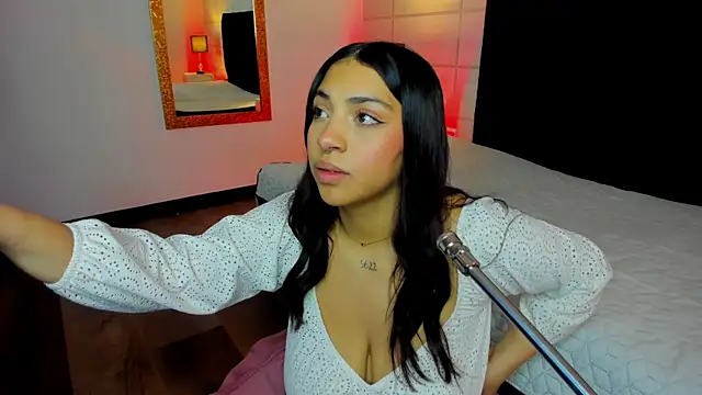 Snapshot of Christine_Laam chatting on October 13, 12:07 pm Christine Laam online show from October 13, 12:07 pm