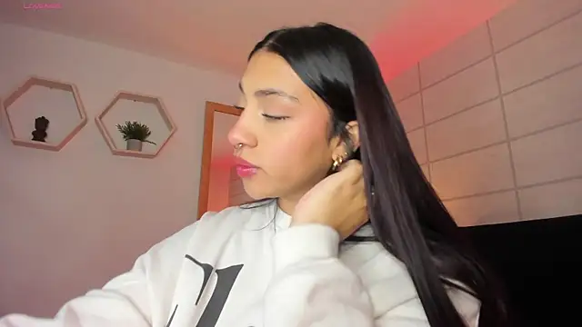 Snapshot of Christine_Laam chatting on September 16, 11:55 am Christine Laam online show from September 16, 11:55 am