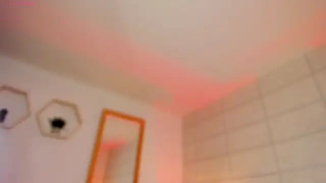 Snapshot of Christine_Laam chatting on September 24, 12:11 pm Christine Laam online show from September 24, 12:11 pm