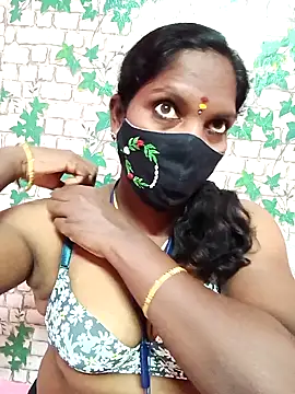 Snapshot of Tamil_queensexy chatting on January 1, 5:00 pm Tamil queensexy online show from January 1, 5:00 pm