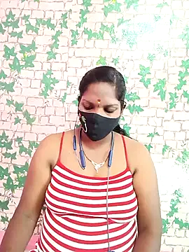 Snapshot of Tamil_queensexy chatting on December 8, 1:41 am Tamil queensexy online show from December 8, 1:41 am