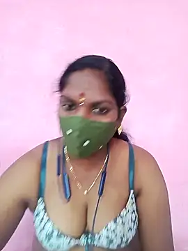 Snapshot of Tamil_queensexy chatting on February 22, 2:50 am Tamil queensexy online show from February 22, 2:50 am