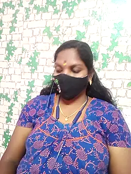 Snapshot of Tamil_queensexy chatting on December 18, 5:31 pm Tamil queensexy online show from December 18, 5:31 pm