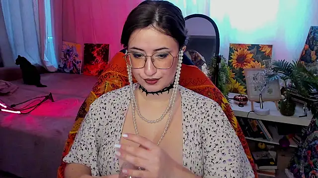 annallurings online show from April 19, 3:29 am