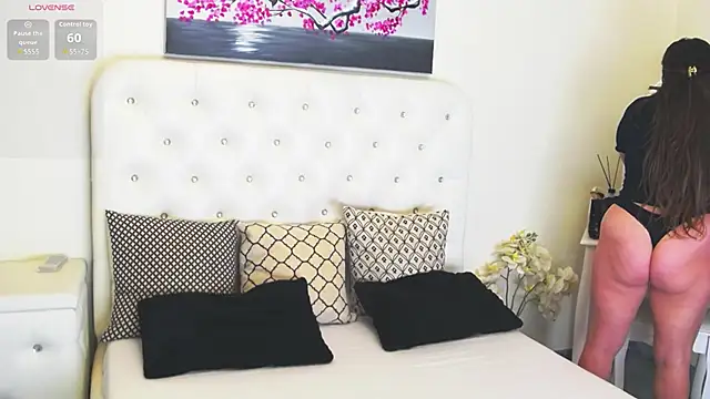 Snapshot of Ysabell01 chatting on October 25, 4:22 am Ysabell01 online show from October 25, 4:22 am