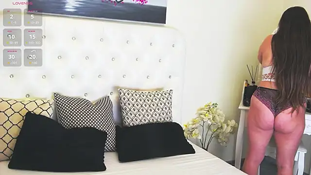 Snapshot of Ysabell01 chatting on October 23, 4:22 am Ysabell01 online show from October 23, 4:22 am