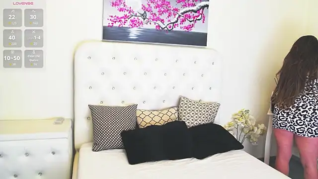 Snapshot of Ysabell01 chatting on October 21, 4:23 am Ysabell01 online show from October 21, 4:23 am