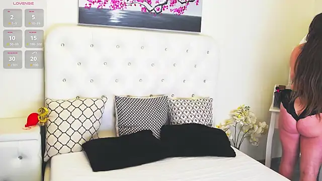 Snapshot of Ysabell01 chatting on November 23, 5:28 am Ysabell01 online show from November 23, 5:28 am