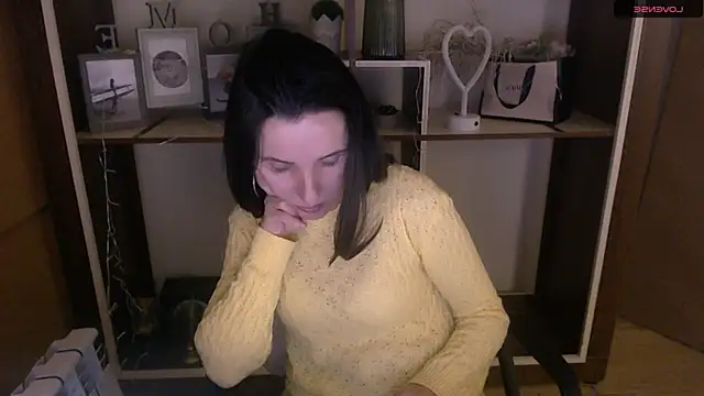 Snapshot of LaimaV_ chatting on December 9, 5:19 pm LaimaV online show from December 9, 5:19 pm