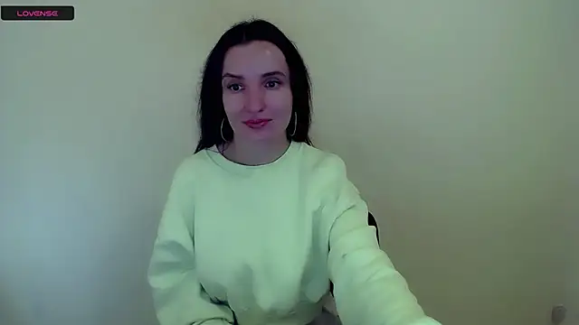 Snapshot of LaimaV_ chatting on October 2, 7:23 am LaimaV online show from October 2, 7:23 am