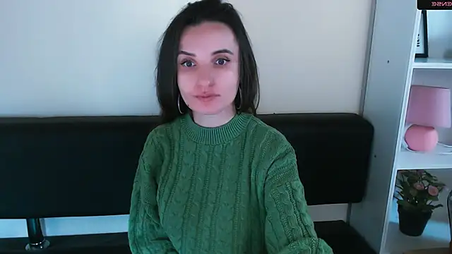 Snapshot of LaimaV_ chatting on January 2, 5:29 pm LaimaV online show from January 2, 5:29 pm